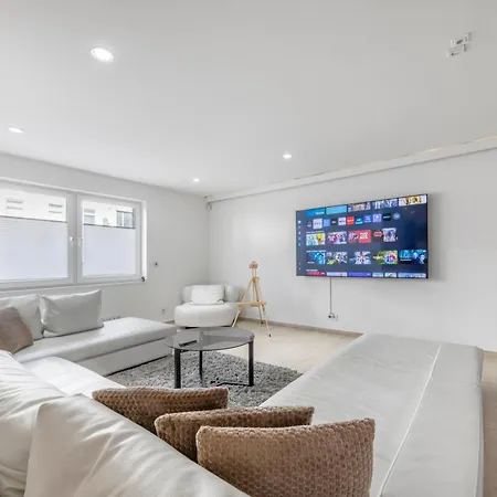 Aurion - Indoor Pool, Sauna , Jacuzzi & Fitness