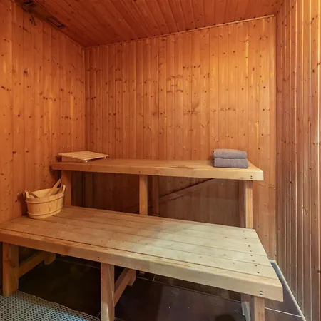 Aurion - Indoor Pool, Sauna , Jacuzzi & Fitness Düsseldorf