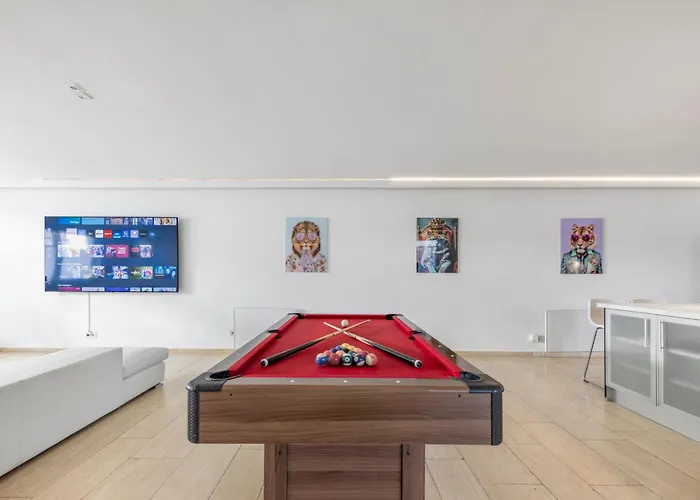 Aurion - Indoor Pool, Sauna , Jacuzzi & Fitness *