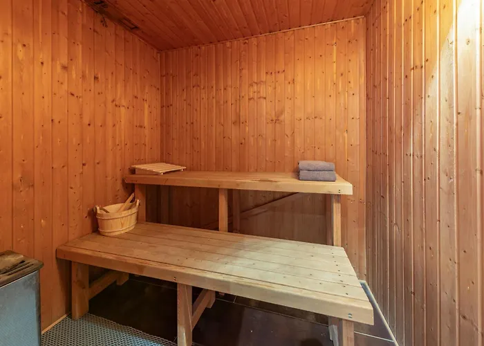 Aurion - Indoor Pool, Sauna , Jacuzzi & Fitness Düsseldorf