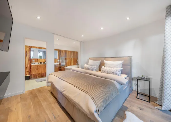 Aurion - Indoor Pool, Sauna , Jacuzzi & Fitness * Дюссельдорф