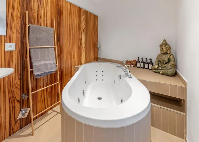Apartment Aurion - Indoor Pool, Sauna , Jacuzzi & Fitness