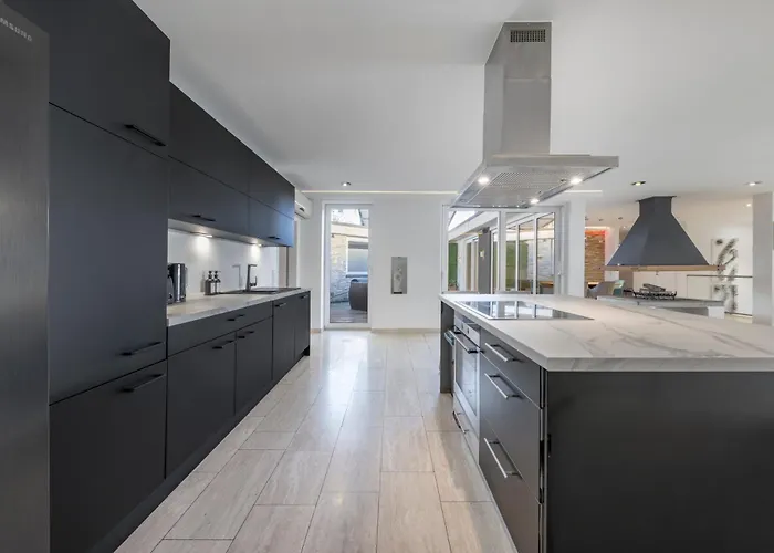 Aurion - Indoor Pool, Sauna , Jacuzzi & Fitness Düsseldorf