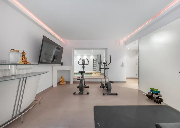 Апартаменты Aurion - Indoor Pool, Sauna , Jacuzzi & Fitness *