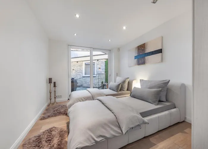 Aurion - Indoor Pool, Sauna , Jacuzzi & Fitness Apartment Düsseldorf