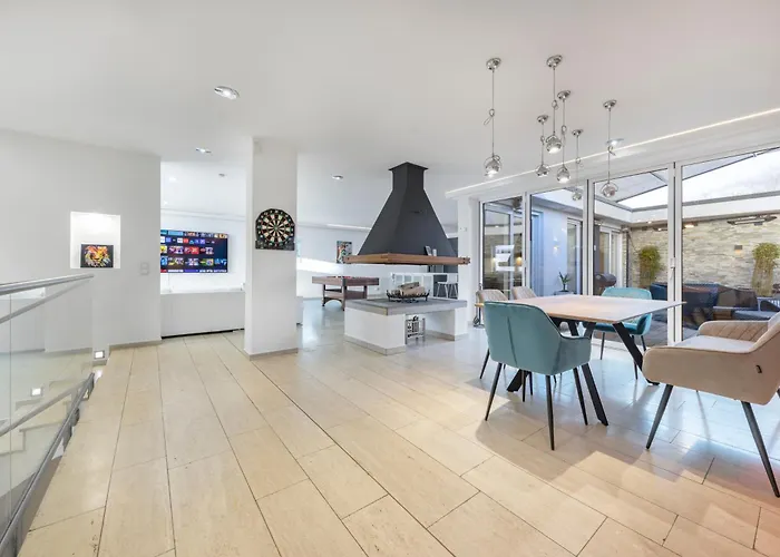 Aurion - Indoor Pool, Sauna , Jacuzzi & Fitness *