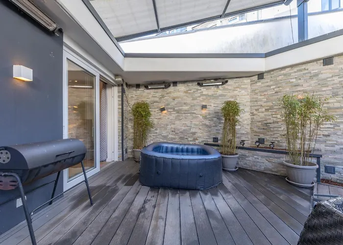 Aurion - Indoor Pool, Sauna , Jacuzzi & Fitness Appartement