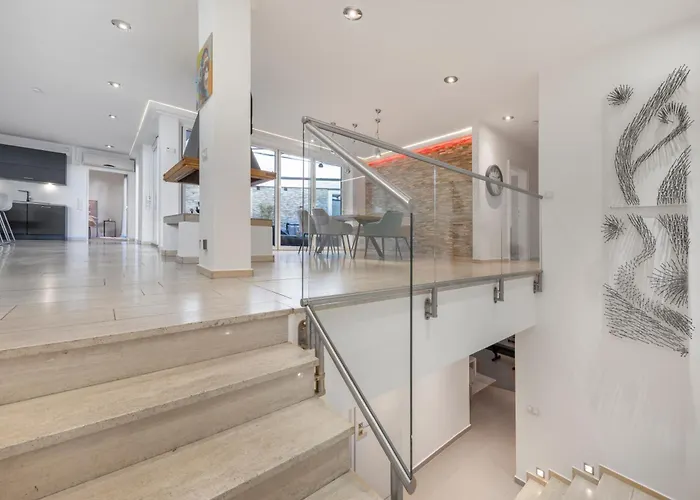 Aurion - Indoor Pool, Sauna , Jacuzzi & Fitness