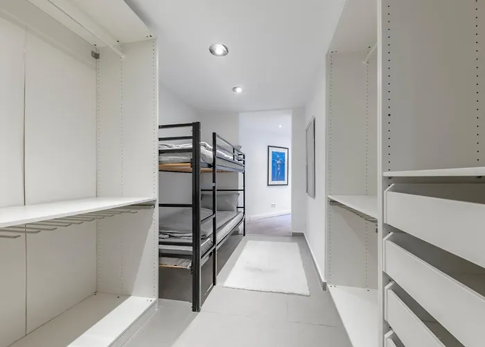 Aurion - Indoor Pool, Sauna , Jacuzzi & Fitness * Дюссельдорф