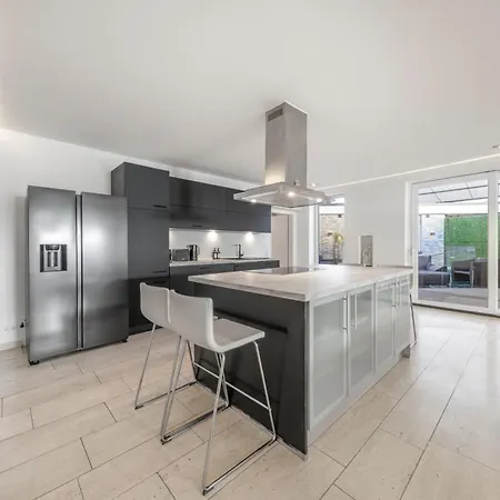 Aurion - Indoor Pool, Sauna , Jacuzzi & Fitness 杜塞尔多夫