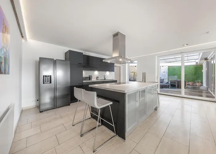 Aurion - Indoor Pool, Sauna , Jacuzzi & Fitness 杜塞尔多夫