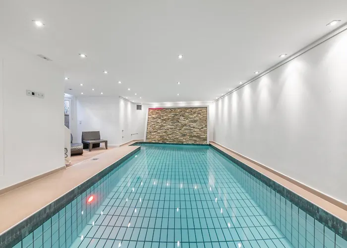 Aurion - Indoor Pool, Sauna , Jacuzzi & Fitness 杜塞尔多夫